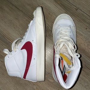 NIKE BLAZER MID 77